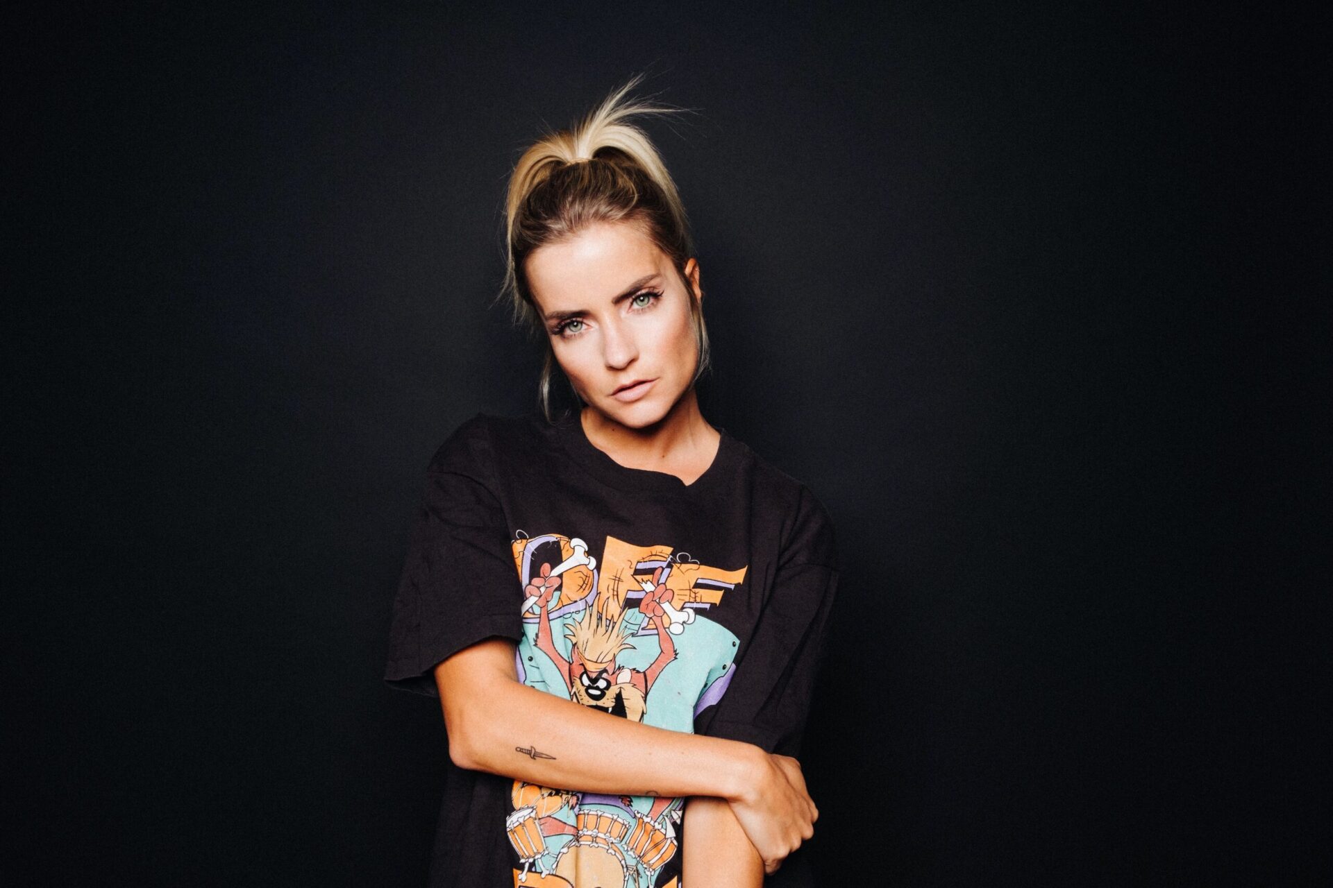 Lovra feat. French Pirates – Wallet, Keys & Phone