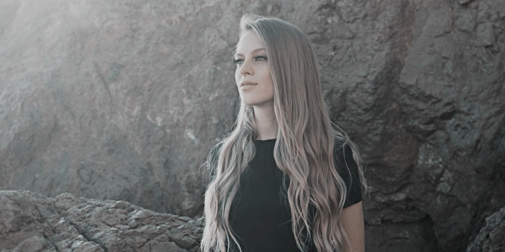 Nora En Pure will make you want to travel!
