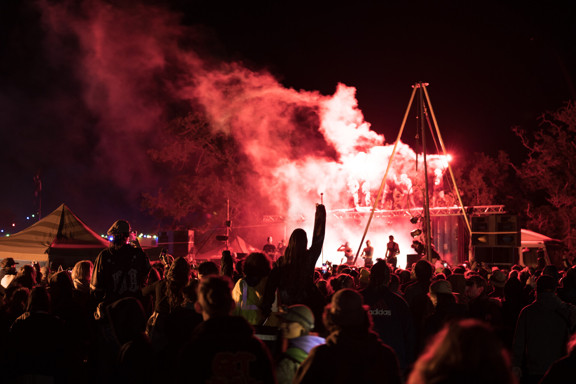 Loi anti free party : six mois de prison et 5 000 € d’amende proposés le 9 avril